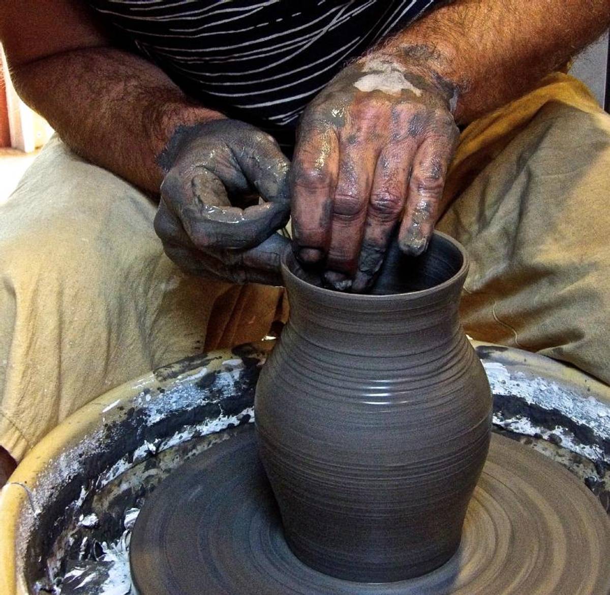 Artisan céramiste